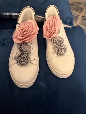 Women’s White Floral Sneakers with Pink and Gray Rosettes